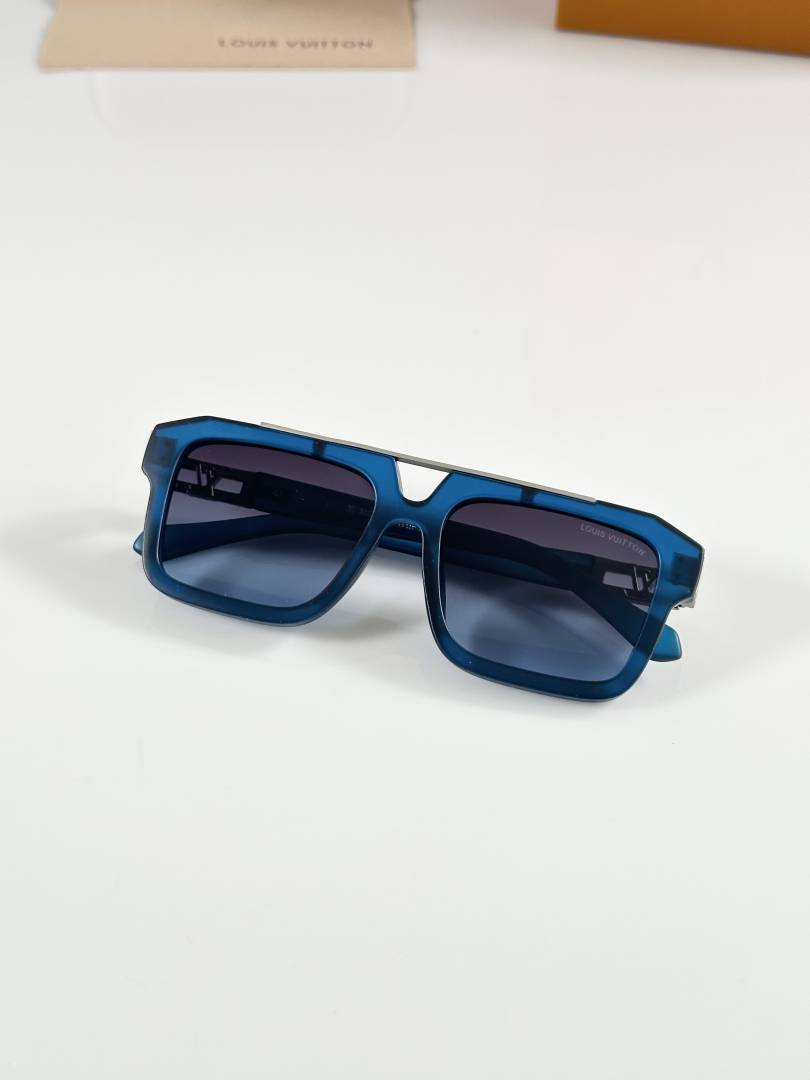 Louis Vuitton 121 Blue