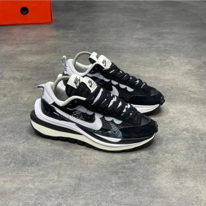 Sacai X Vaporwaffle Black White fix 1008