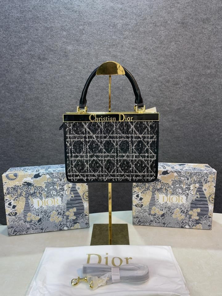 Christian Dio  R handbag with sling belt with box 409