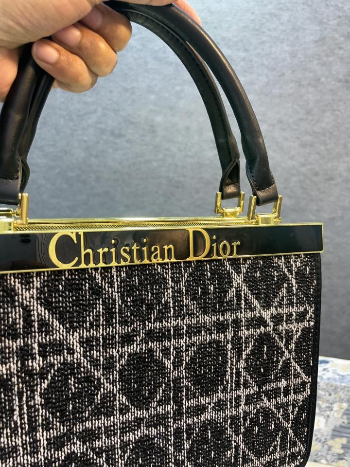Christian Dio R handbag with sling belt with box 409