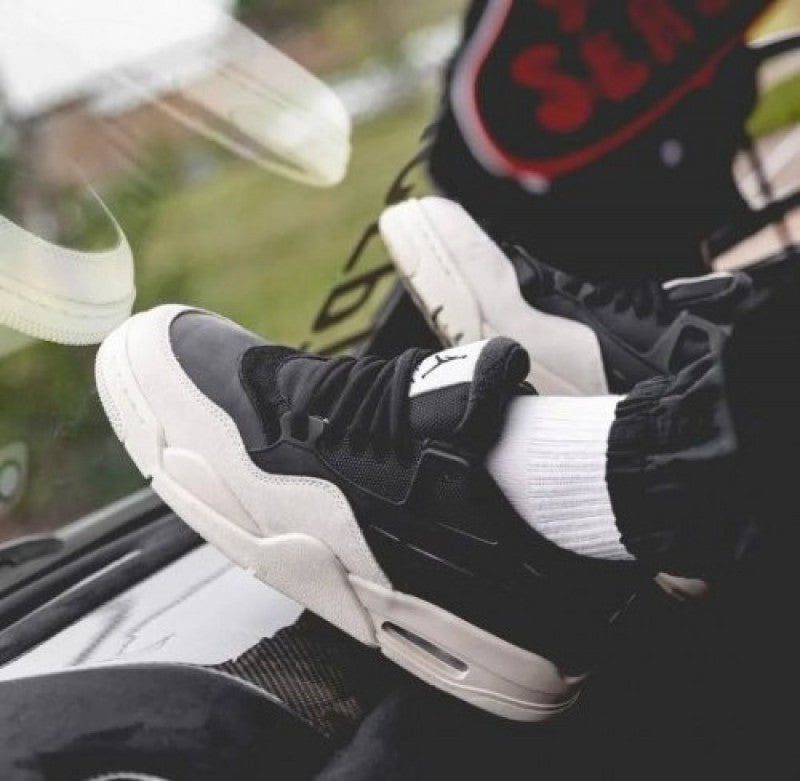 Nik ee Air Jordan 4 RM Light Bone 128