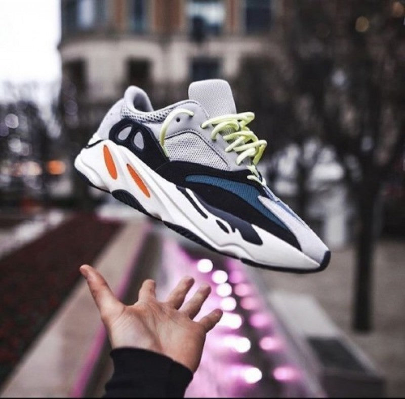 Adida ss Yeezy 700 Wave Runner