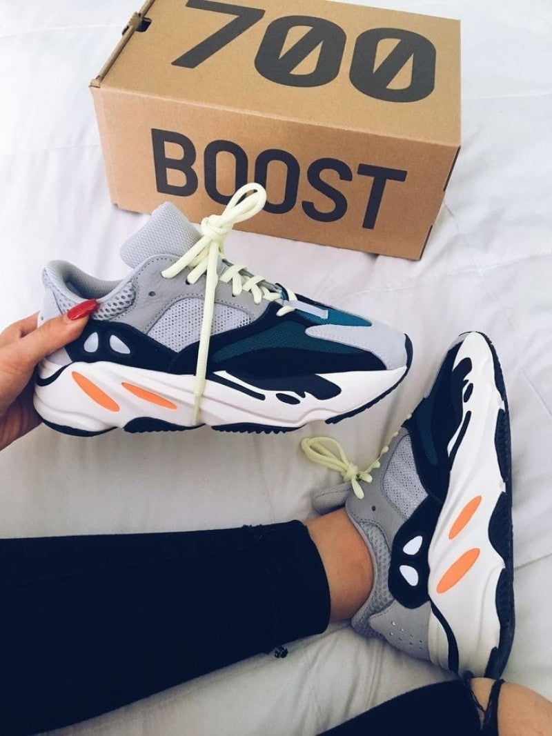 Adida ss Yeezy 700 Wave Runner