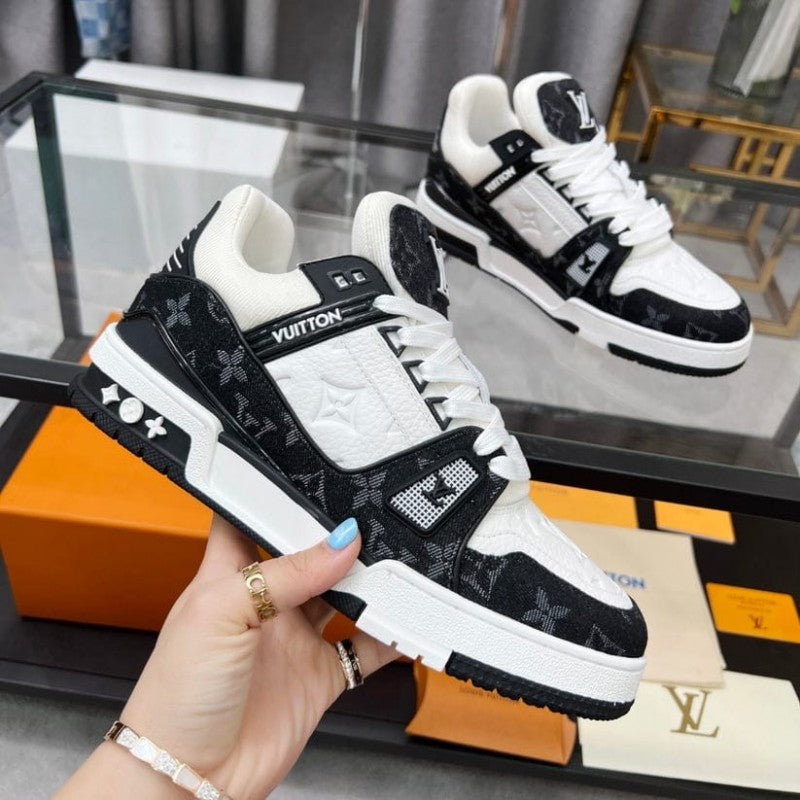 trainer black white