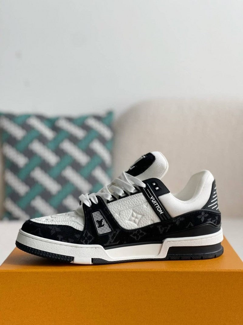 trainer black white