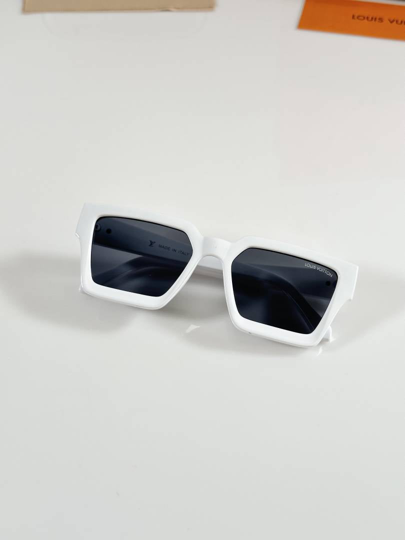 Louis Vuitton 1505 White Black
