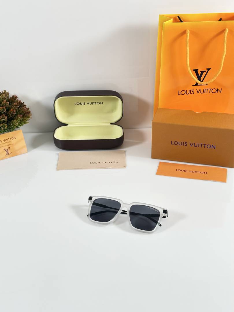 Louis Vuitton 8779 Ice Black