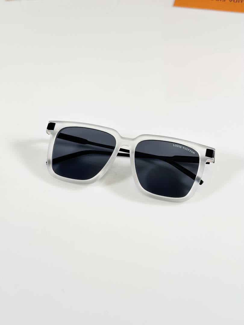 Louis Vuitton 8779 Ice Black