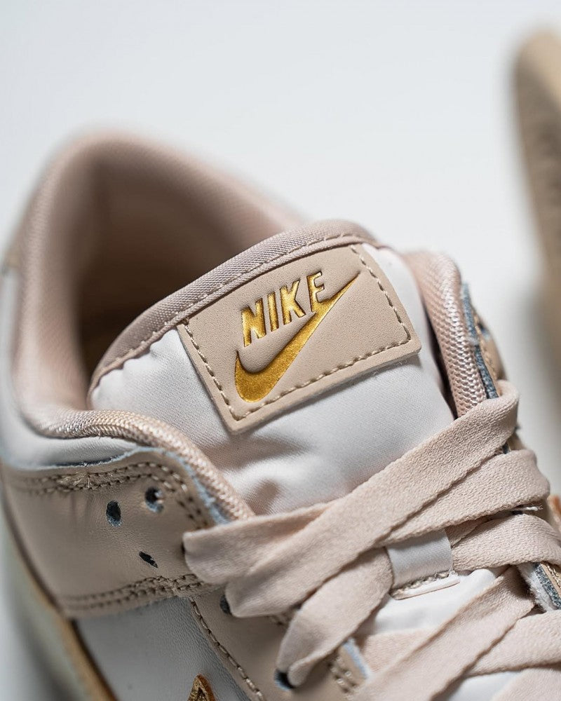 Nik ee Dunk Low Phantom Metallic Gold 107