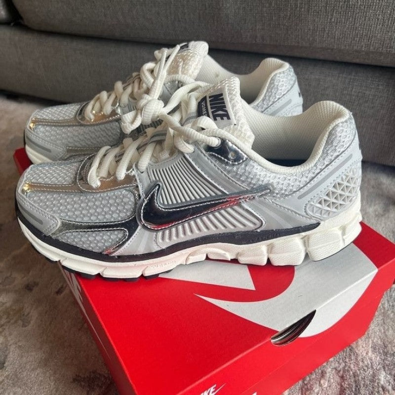 .nike vomero 5 mettalic black