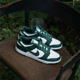 sb dunk low varsity green