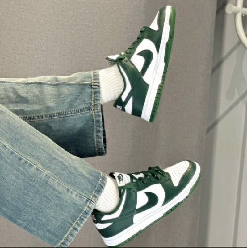 sb dunk low varsity green