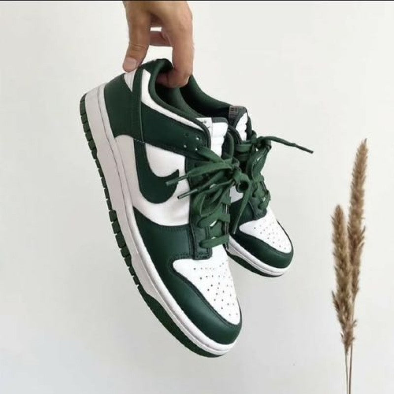 sb dunk low varsity green