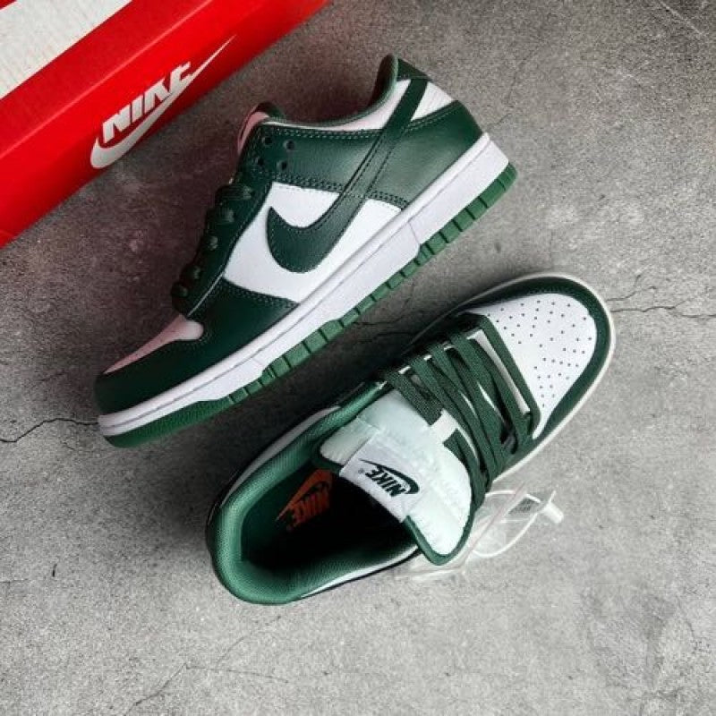 sb dunk low varsity green