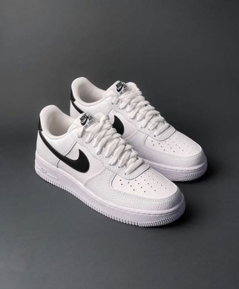 Nik e Airforce 1 low white black swoosh