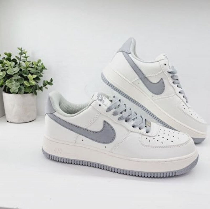Airforce 1 low white grey sail