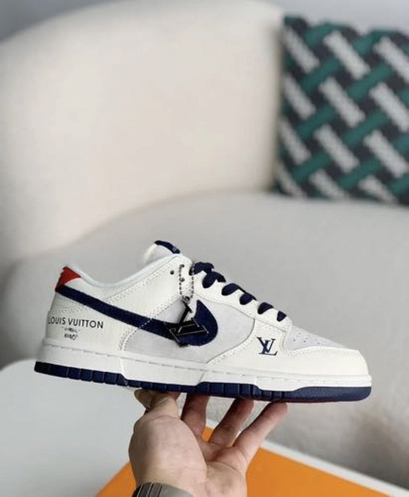 Loui.s vuitton x e sb dunk low