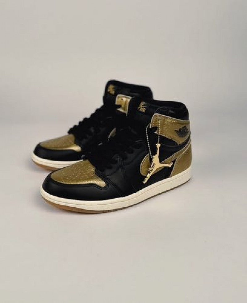 NIK EE Air JORDAN 1 HIGH BLACK AND GOLD SEMI UA