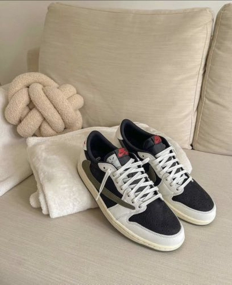 NIK.EE Air JORDAN 1 LOW X TRAVIS SCOTT OLIVE GREEN SEMI UA