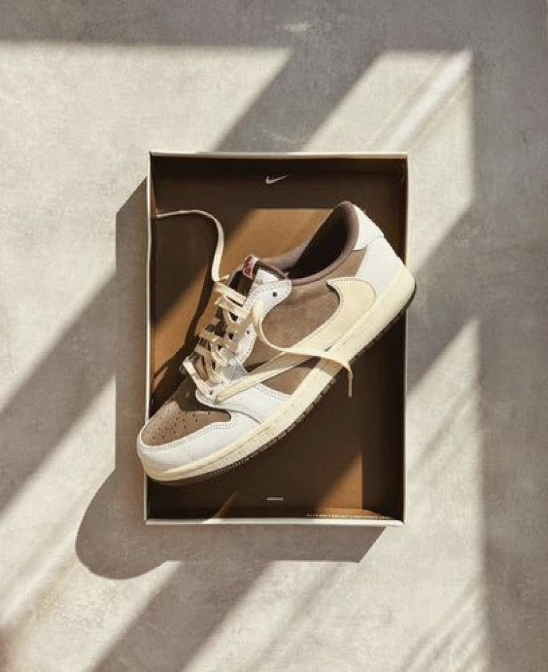 NIK.EE Air JORDAN 1 LOW X TRAVIS SCOTT REVERSE MOCHA SEMI UA