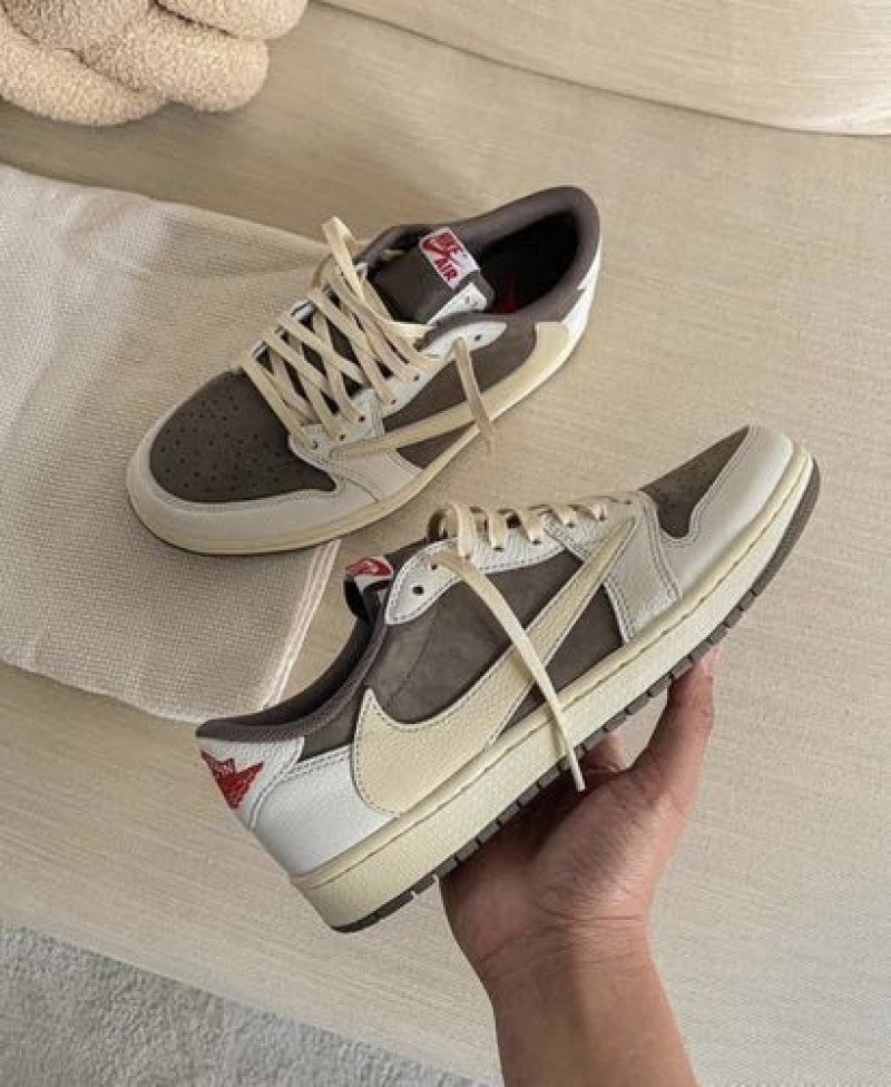 NIK.EE Air JORDAN 1 LOW X TRAVIS SCOTT REVERSE MOCHA SEMI UA