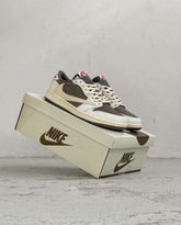 NIK.EE Air JORDAN 1 LOW X TRAVIS SCOTT REVERSE MOCHA SEMI UA
