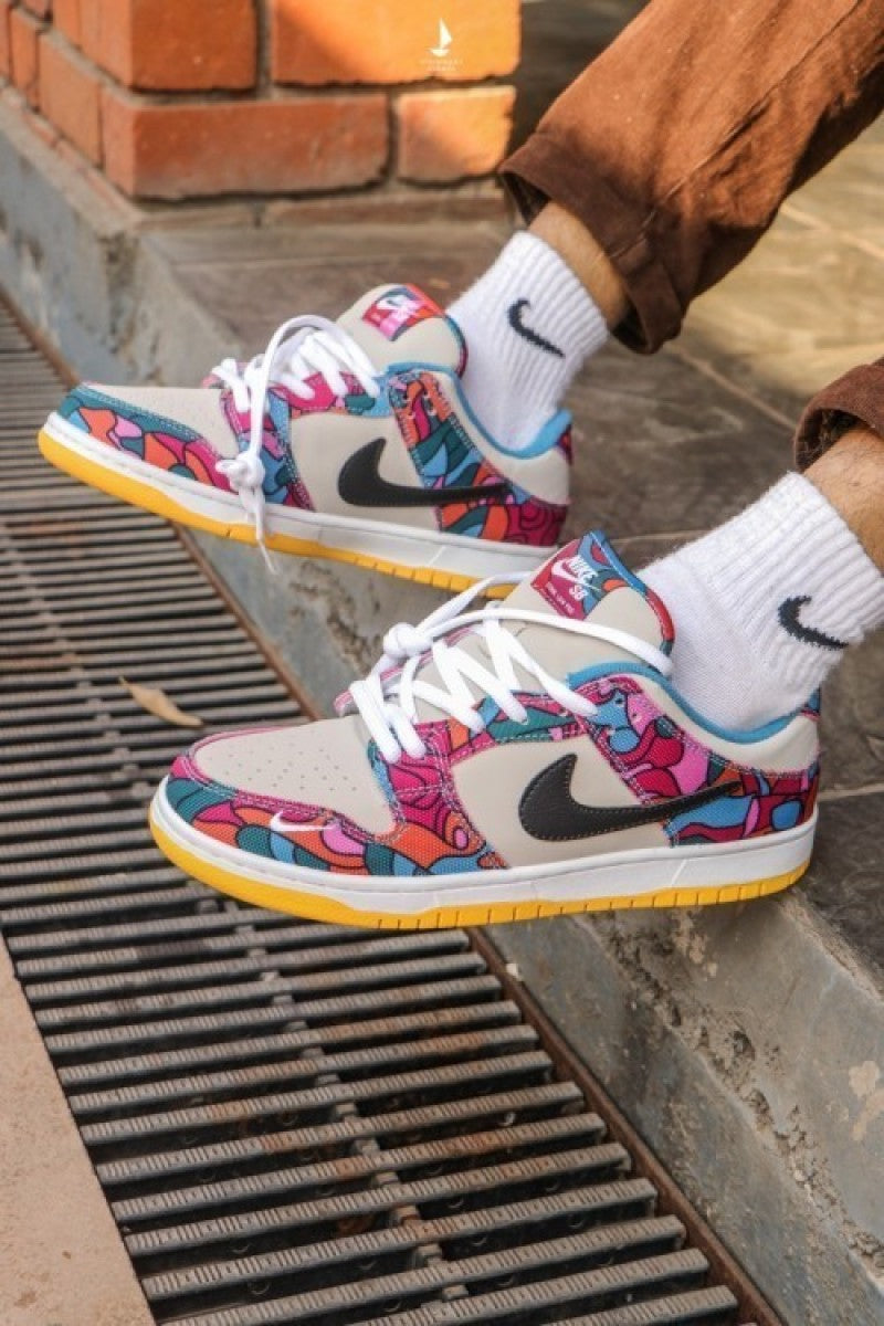 NIKEE SB DUNK PARRA