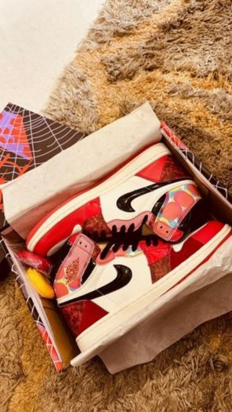 E Air jordan 1 high spiderverse semi ua