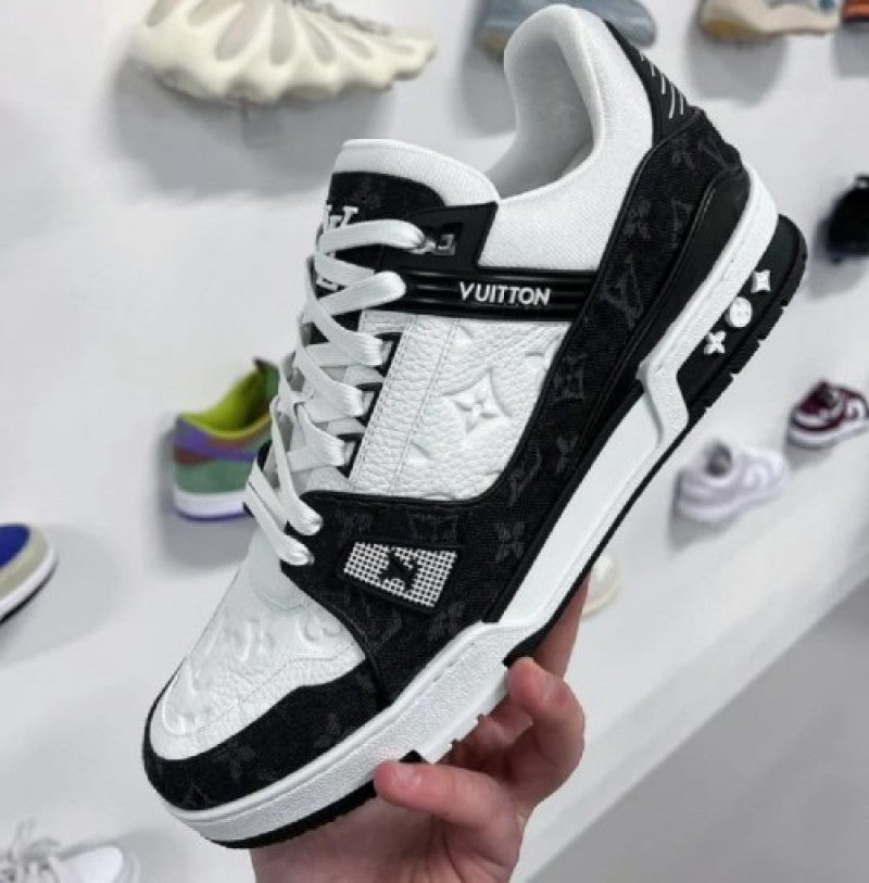 LOUIS VUITTON TRAINERS MONOGRAM WHITE BLACK WITH LV KIT