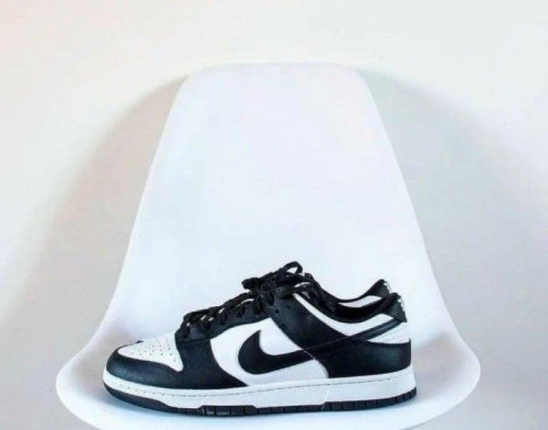 sb dunk low panda with original box extra lace fix