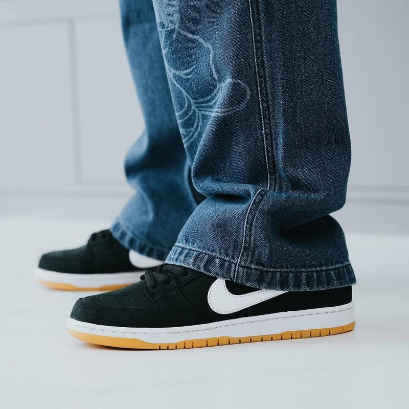 Nik ee SB Dunk Low Black Gum 146
