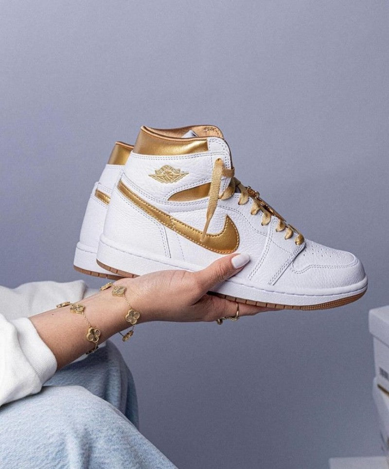 Nikee Air Jordan 1 Retro High OG Metallic Gold