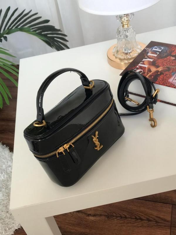 Ysl Saint Laurent Black Gaby Patent Leather Vanity Bag With OG Box & Dust Bag 77106 Mirror Black