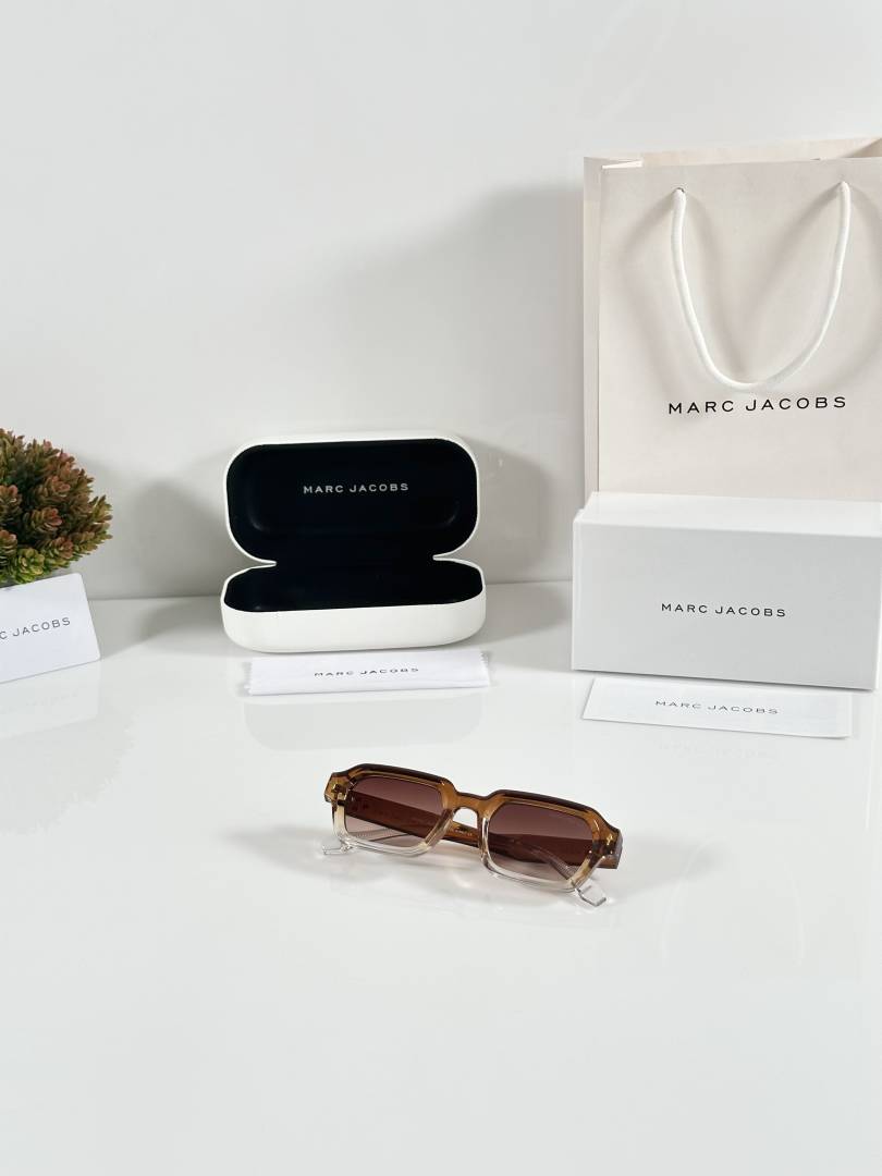Marc Jacobs 1116 Water Brown