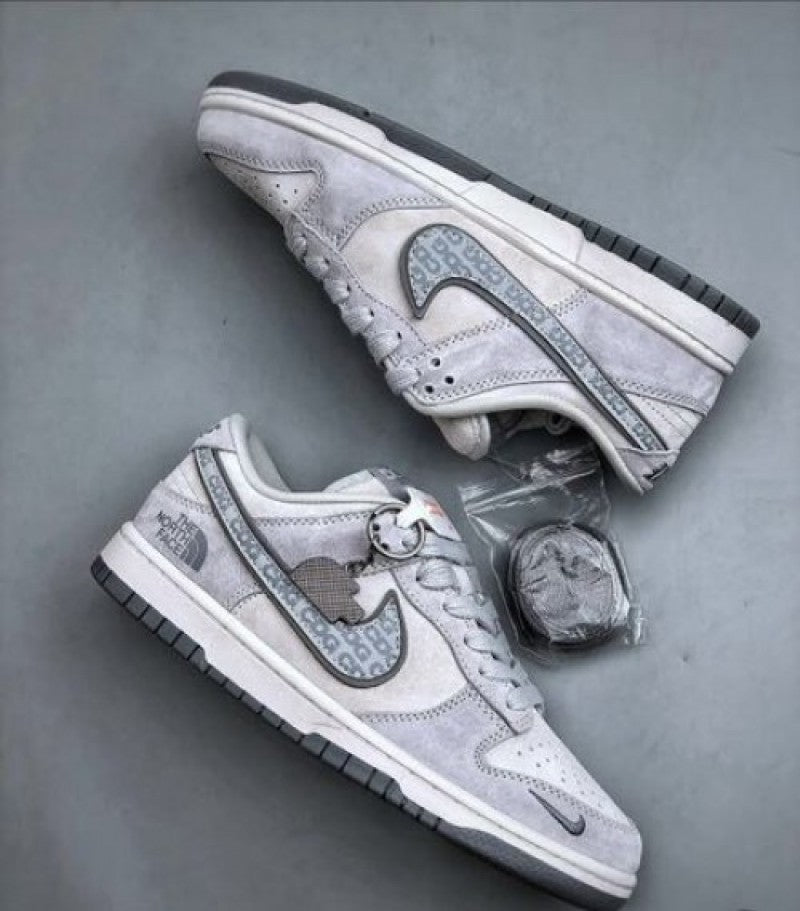 nikee Sb dunk low x NORTH FACE