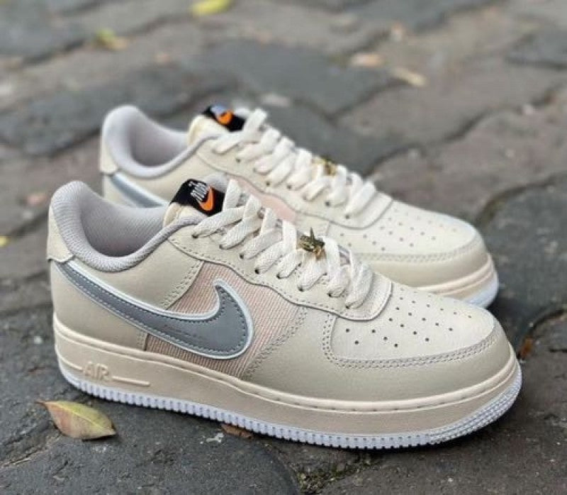 E Airforce 1 low beige 2025