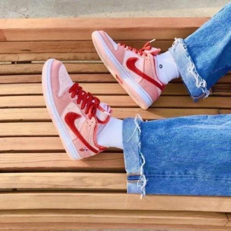 nikee sb dunk low strangelove semi ua with og box packaging and outer