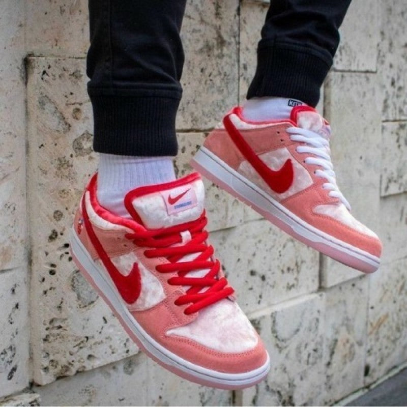 nikee sb dunk low strangelove semi ua with og box packaging and outer