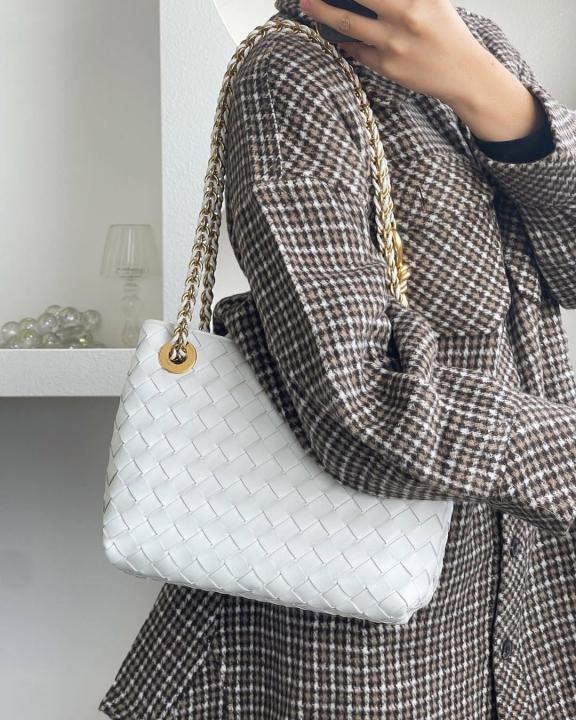 Bottega Veneta Andiamo Small Intrecciato Leather Bag Off White 159