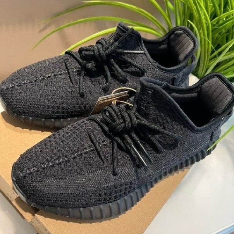 Adidass Yeezy 350 v2 onyx Semi UA With Full Accessories