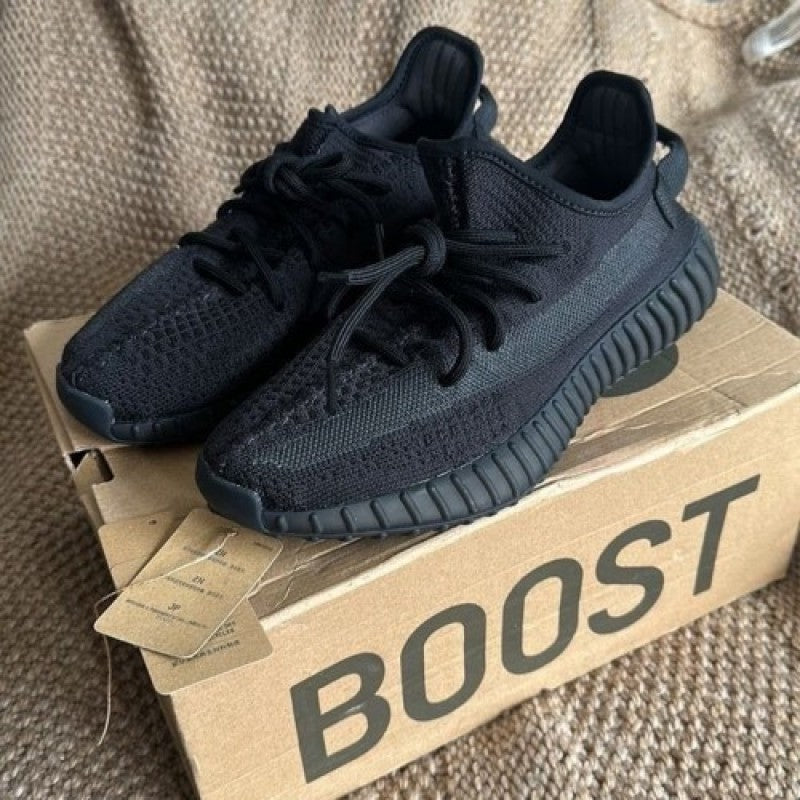 Adidass Yeezy 350 v2 onyx Semi UA With Full Accessories