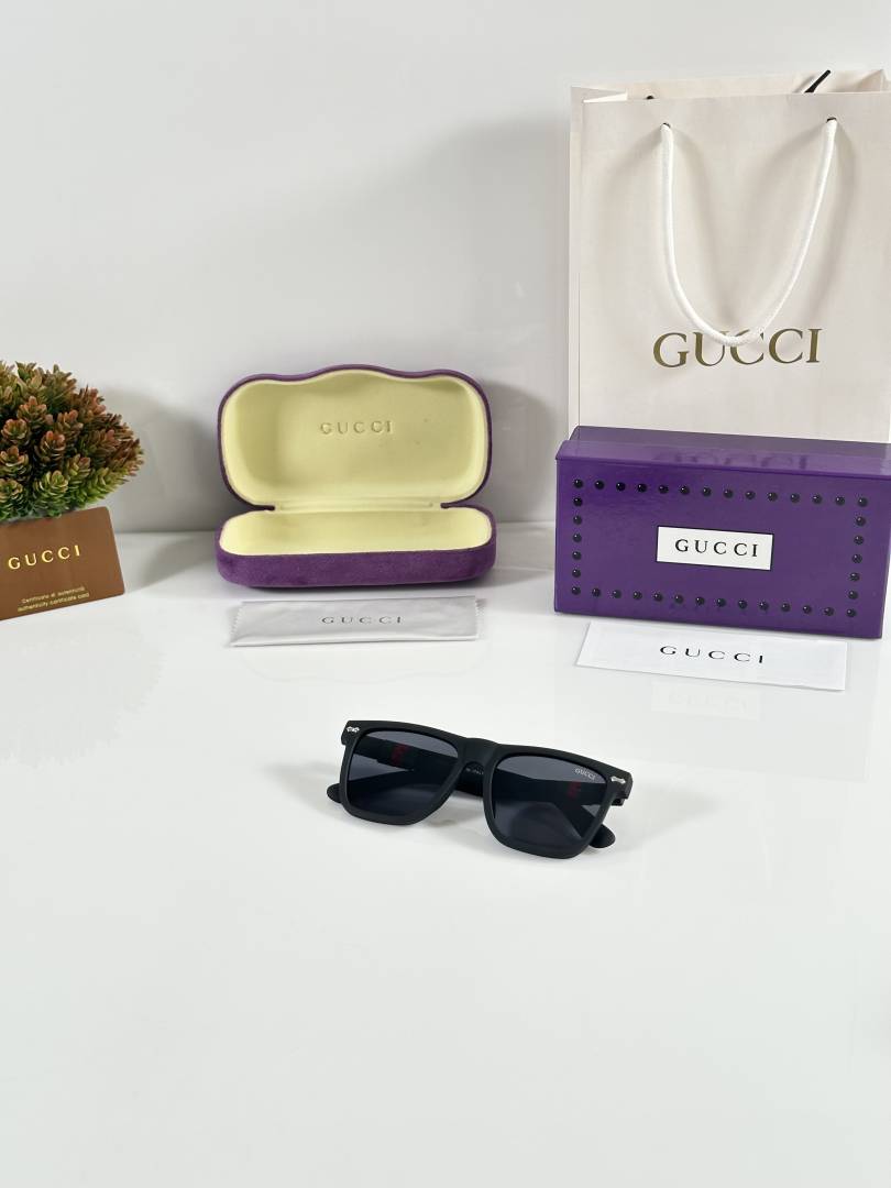 Gucci 1390 Black