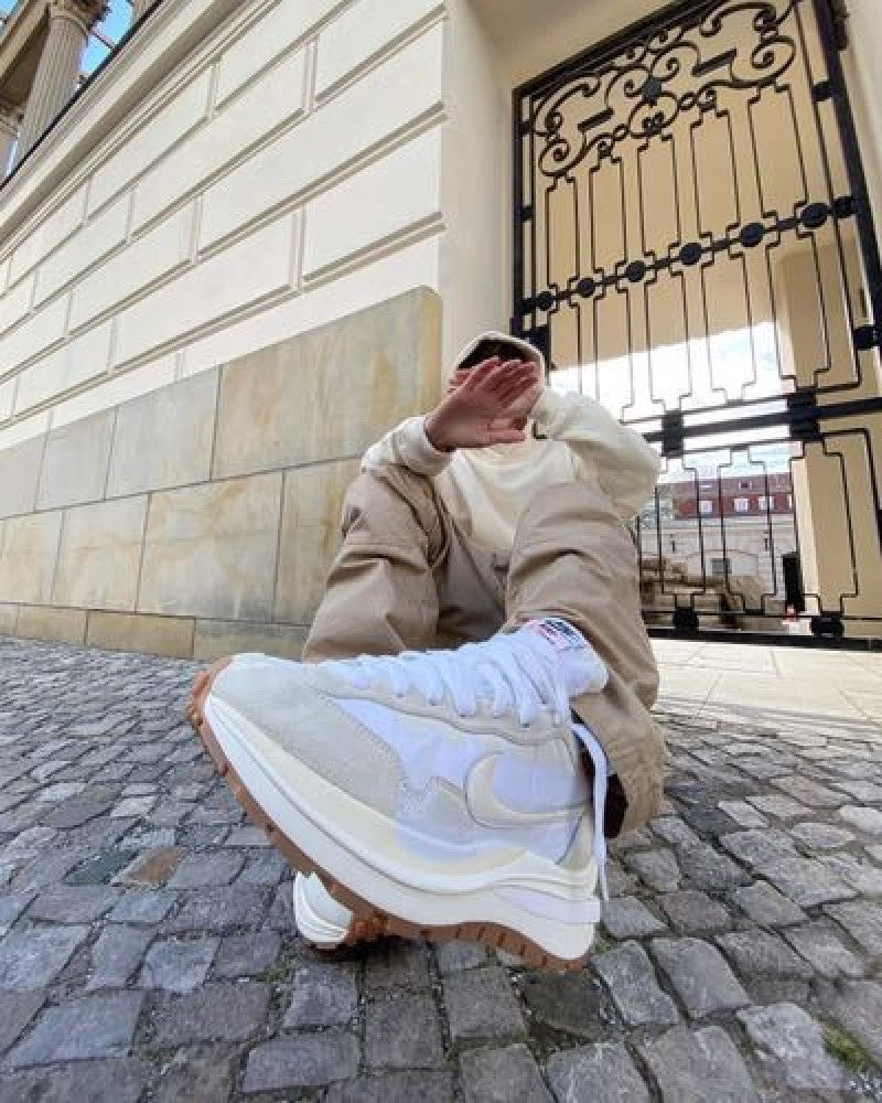 Nikee Sacai Vaporwaffle White Sail Gum