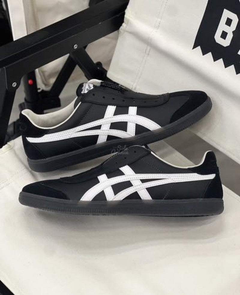 Onitsuka Tiger Tokuten Slip On Black