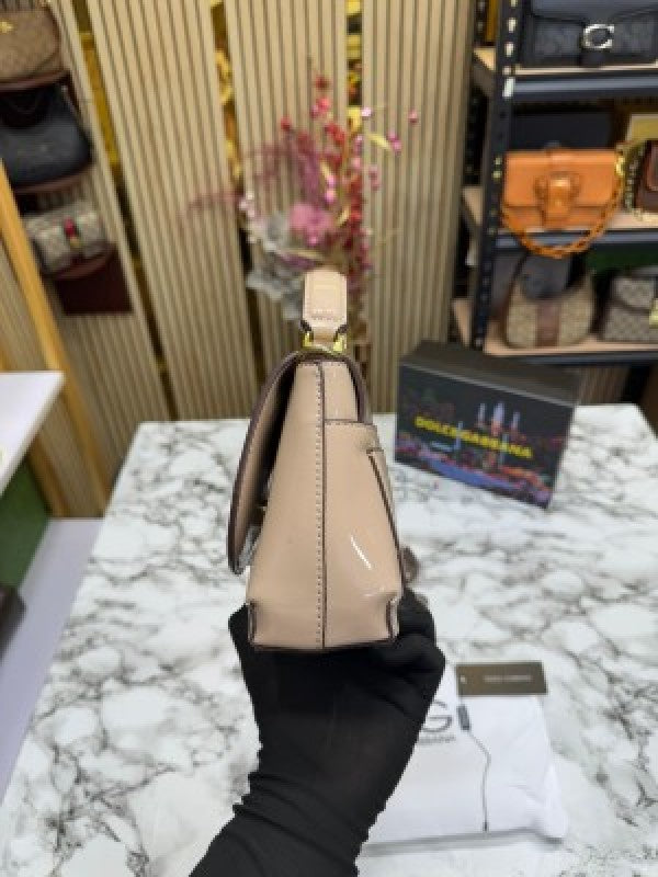 Dolce & Gabbana lacquered bag mini DG Logo (Cream)