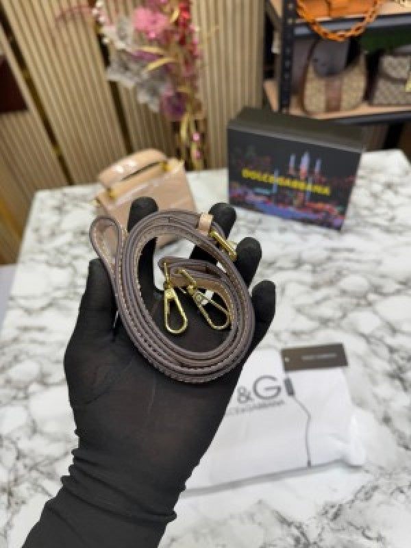 Dolce & Gabbana lacquered bag mini DG Logo (Cream)