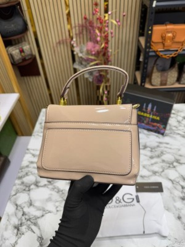 Dolce & Gabbana lacquered bag mini DG Logo (Cream)