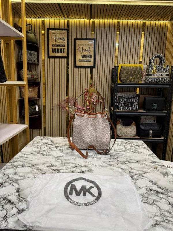 Michael Kors Maeve Medium Bucket Bag With Dust Bag (Beige Brown)