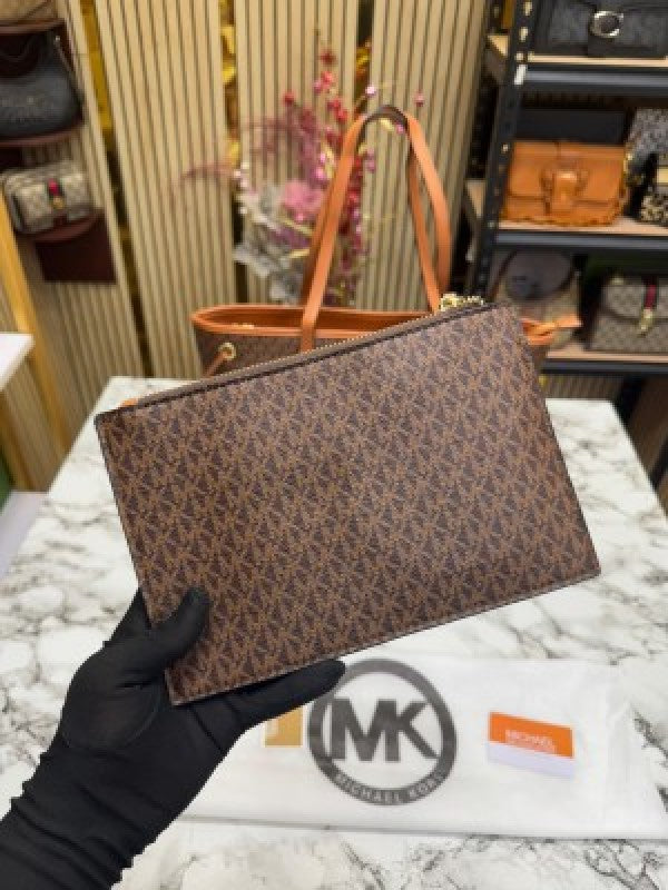 Michael Kors Jet Set Travel Tote With Wallet (Brown)