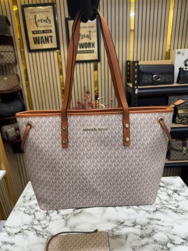 Michael Kors Jet Set Travel Tote With Wallet (Beige)
